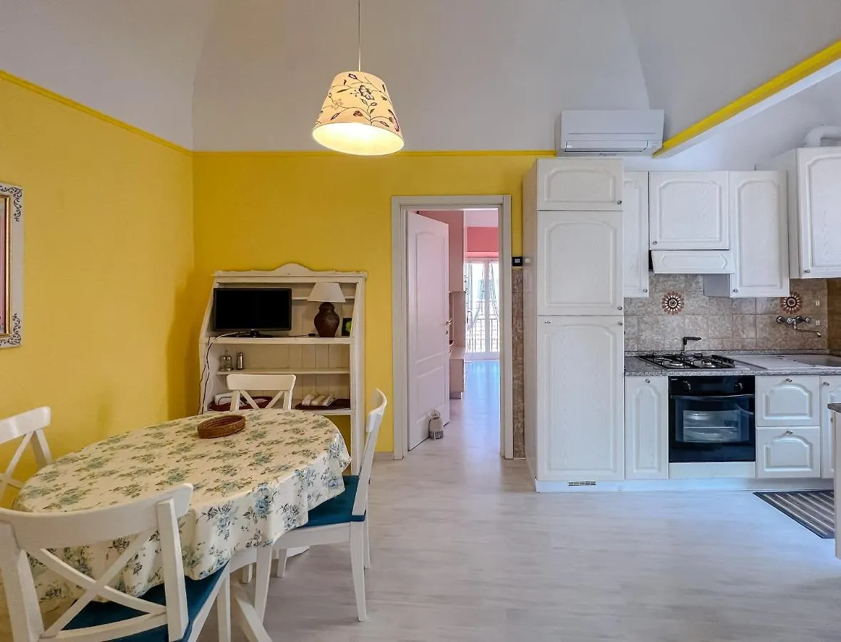 Splendido appartamento con vista mare su piazza Dante Varazze