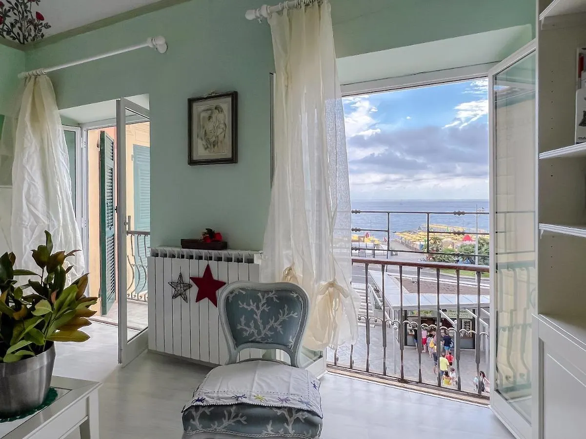 Splendido appartamento con vista mare su piazza Dante Varazze Italia
